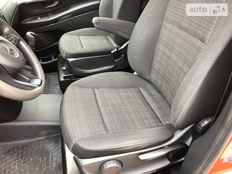 Вантажопасажирський фургон Mercedes-Benz Vito 2015 в Луцьку