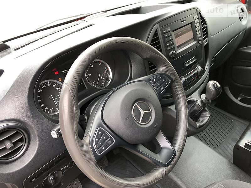 Вантажопасажирський фургон Mercedes-Benz Vito 2015 в Луцьку