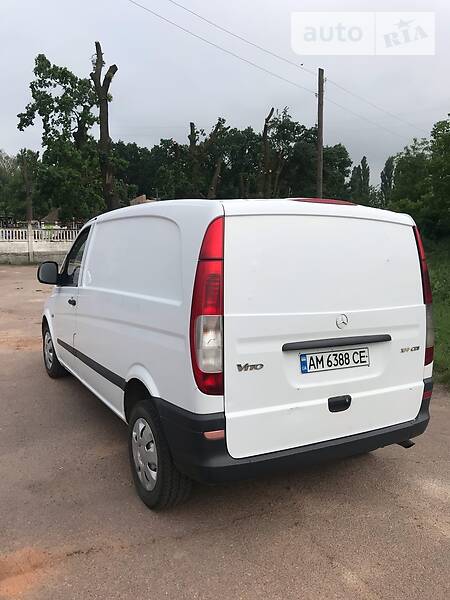 Вантажопасажирський фургон Mercedes-Benz Vito 2006 в Бердичеві