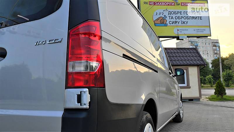 Вантажопасажирський фургон Mercedes-Benz Vito 2016 в Чернівцях