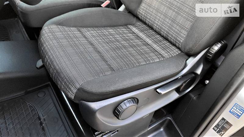 Вантажопасажирський фургон Mercedes-Benz Vito 2016 в Чернівцях