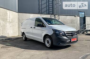 Вантажопасажирський фургон Mercedes-Benz Vito 2015 в 