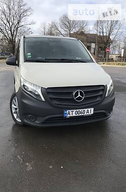 Вантажопасажирський фургон Mercedes-Benz Vito 2015 в Івано-Франківську