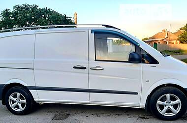 Вантажопасажирський фургон Mercedes-Benz Vito 2010 в Харкові