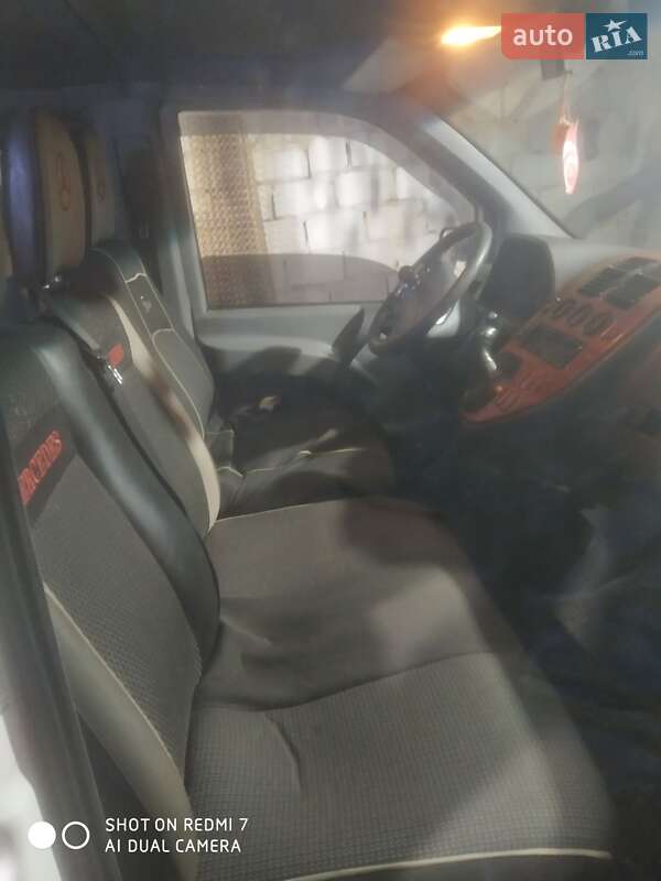 Мінівен Mercedes-Benz Vito 1999 в Києві