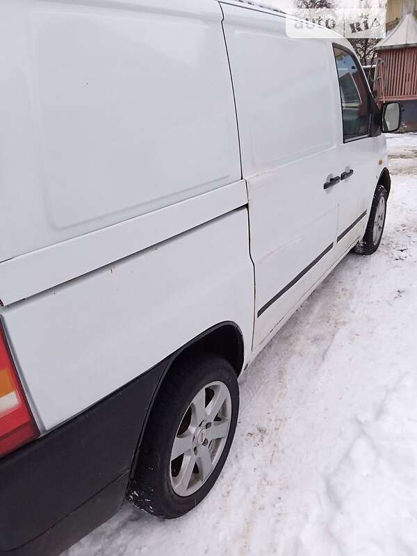 Грузовой фургон Mercedes-Benz Vito 1997 в Косове