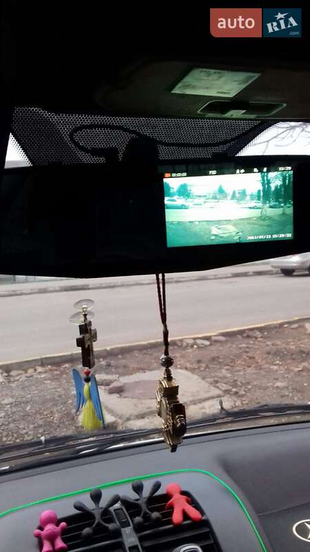 Минивэн Mercedes-Benz Vito 2000 в Заставной