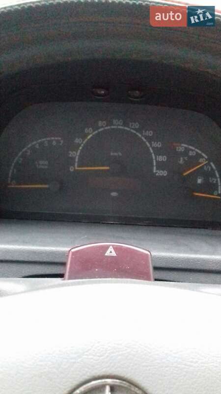 Минивэн Mercedes-Benz Vito 2000 в Заставной