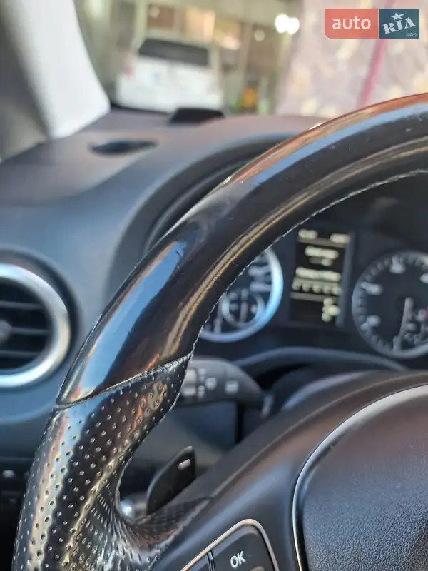 Минивэн Mercedes-Benz Vito 2017 в 