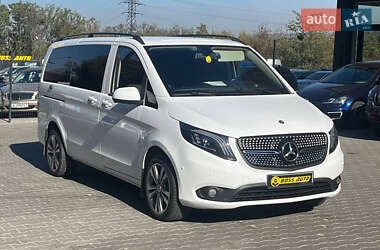 Вантажопасажирський фургон Mercedes-Benz Vito 2015 в Чернівцях