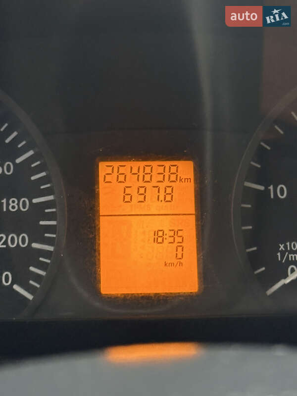 Мінівен Mercedes-Benz Vito 2006 в Герці фото 13 Мінівен Mercedes-Benz Vito 2006 в Герці