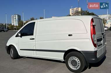 Грузовой фургон Mercedes-Benz Vito 2011 в 