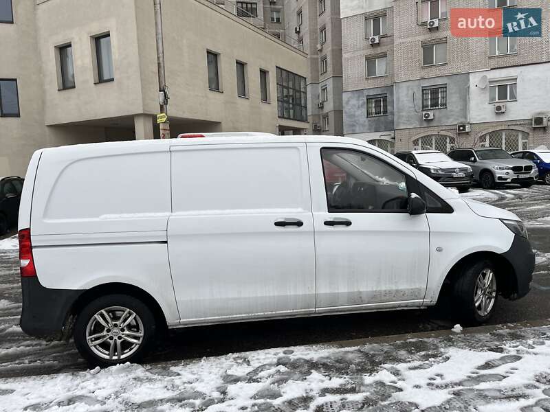 Вантажний фургон Mercedes-Benz Vito 2017 в Києві