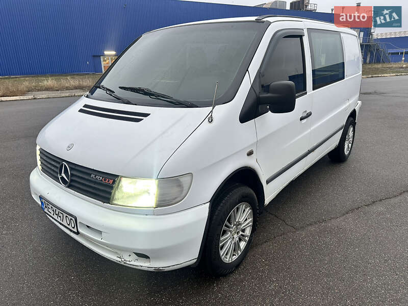 Вантажопасажирський фургон Mercedes-Benz Vito 2003 в Кривому Розі