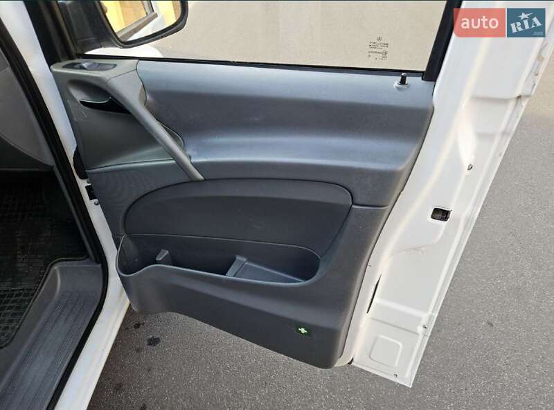 Минивэн Mercedes-Benz Vito 2006 в Любешове