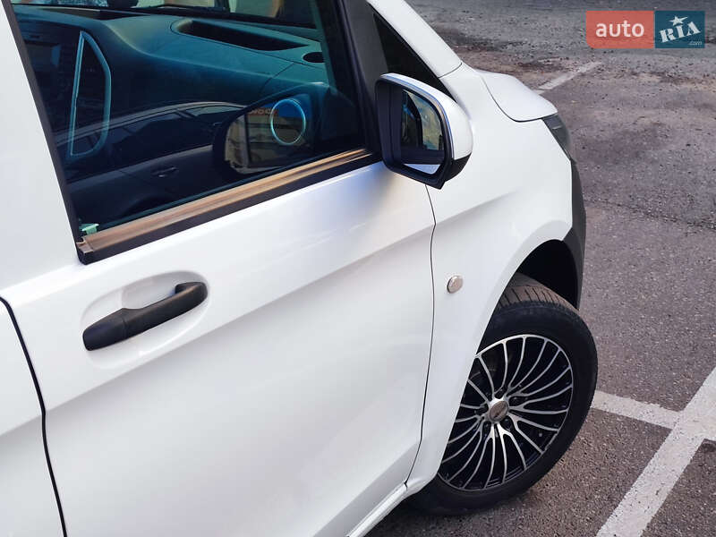 Минивэн Mercedes-Benz Vito 2015 в Черновцах