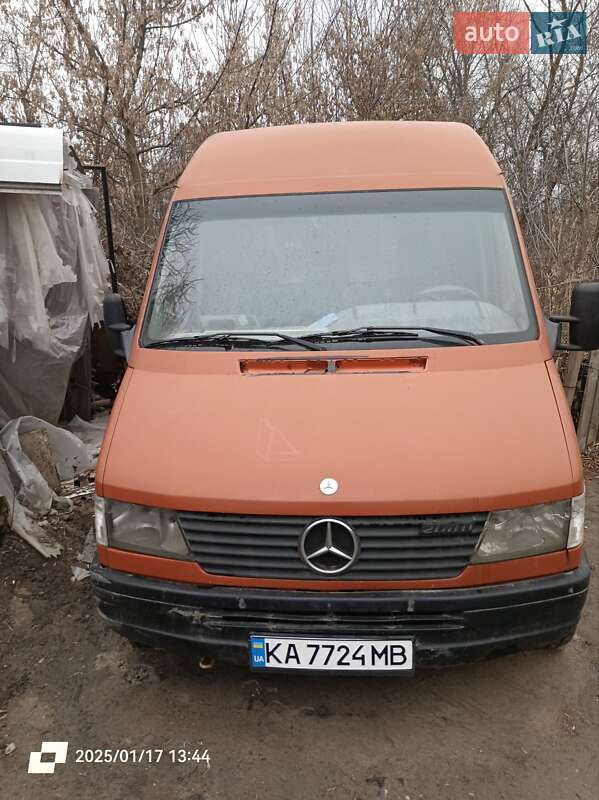 Вантажний фургон Mercedes-Benz Vito 1996 в Василькові