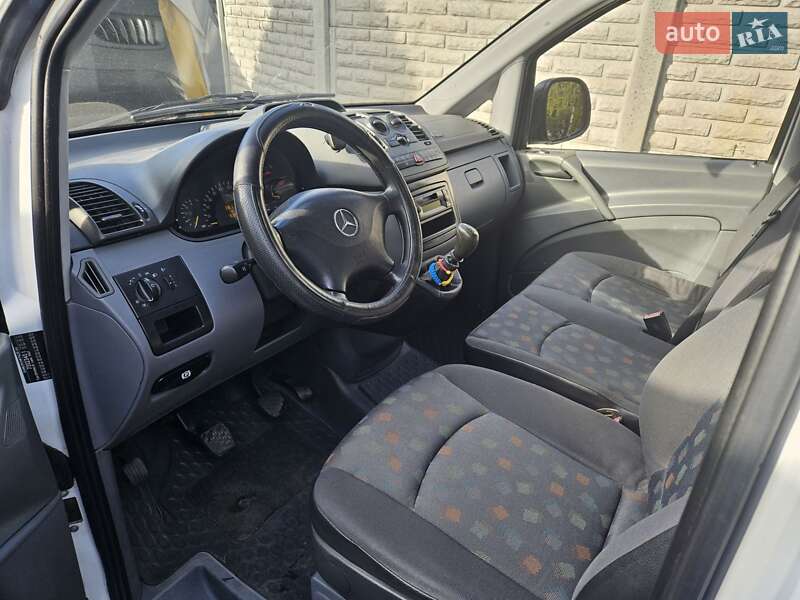 Грузовой фургон Mercedes-Benz Vito 2006 в  фото Грузовой фургон Mercedes-Benz Vito 2006 в