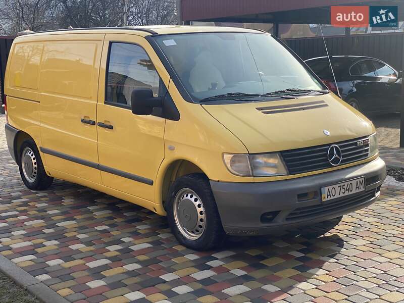 Вантажний фургон Mercedes-Benz Vito 2003 в Тячеві