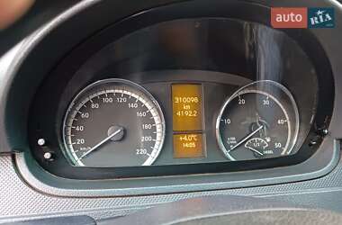 Грузовой фургон Mercedes-Benz Vito 2012 в 