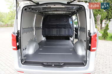 Мінівен Mercedes-Benz Vito 2022 в 
