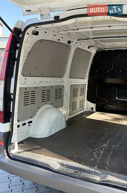 Грузовой фургон Mercedes-Benz Vito 2011 в 