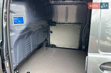 Грузовой фургон Mercedes-Benz Vito 2021 в 