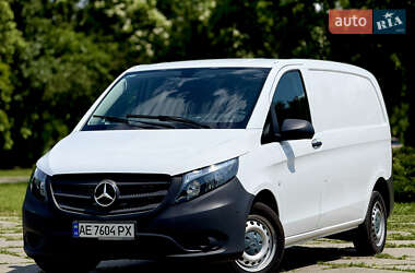 Вантажний фургон Mercedes-Benz Vito 2017 в Києві