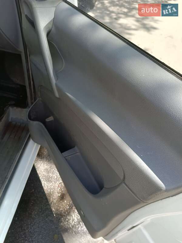 Вантажопасажирський фургон Mercedes-Benz Vito 2010 в Житомирі