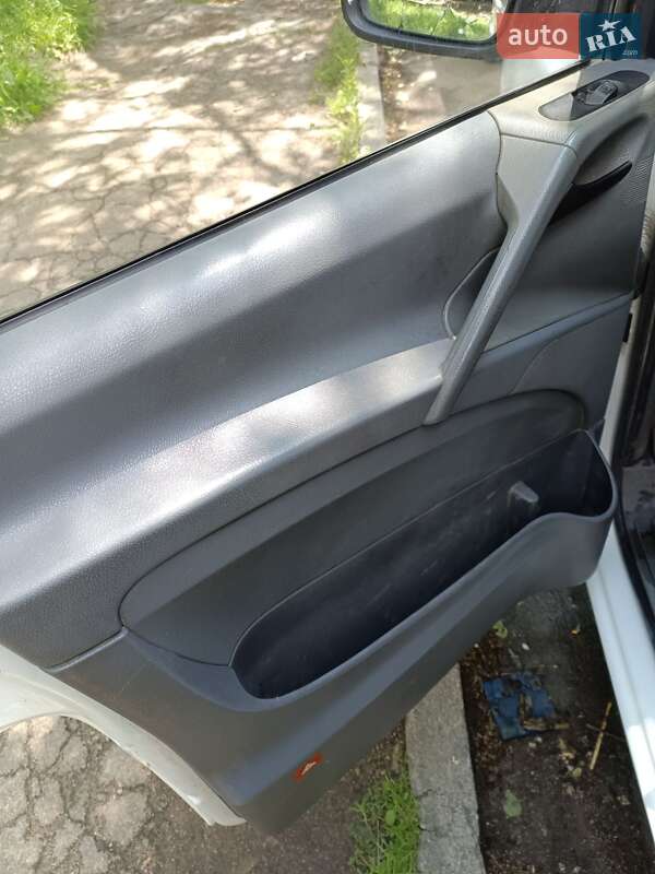 Вантажопасажирський фургон Mercedes-Benz Vito 2010 в Житомирі