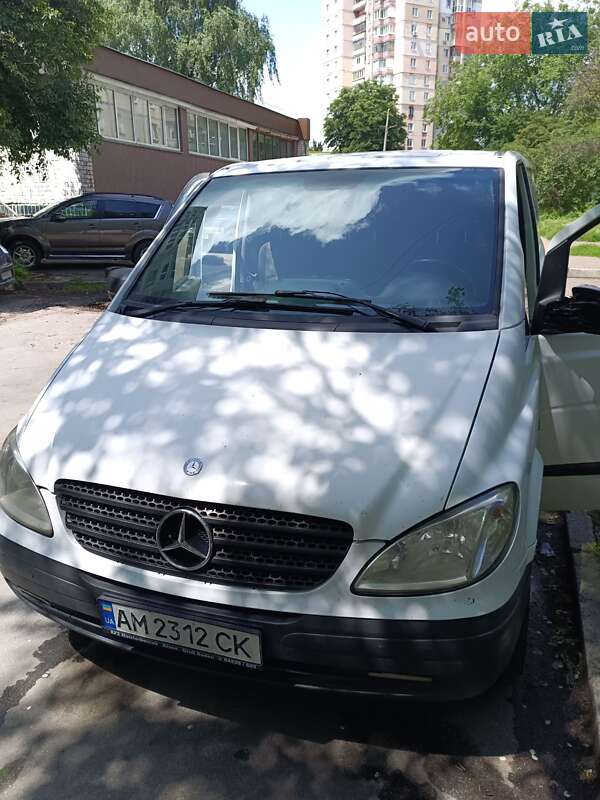 Вантажопасажирський фургон Mercedes-Benz Vito 2010 в Житомирі