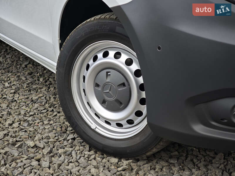 Вантажний фургон Mercedes-Benz Vito 2017 в Луцьку