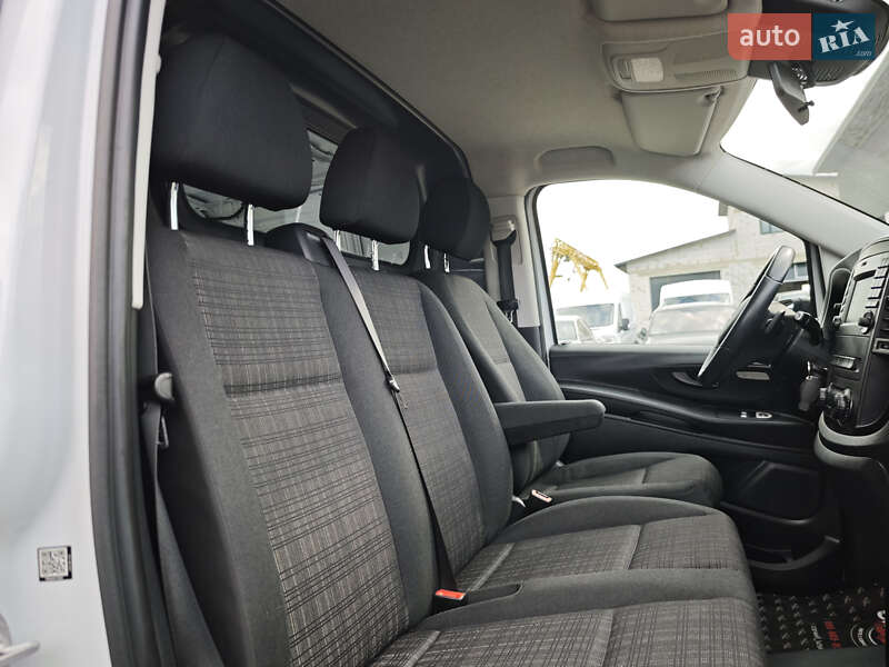 Вантажний фургон Mercedes-Benz Vito 2017 в Луцьку