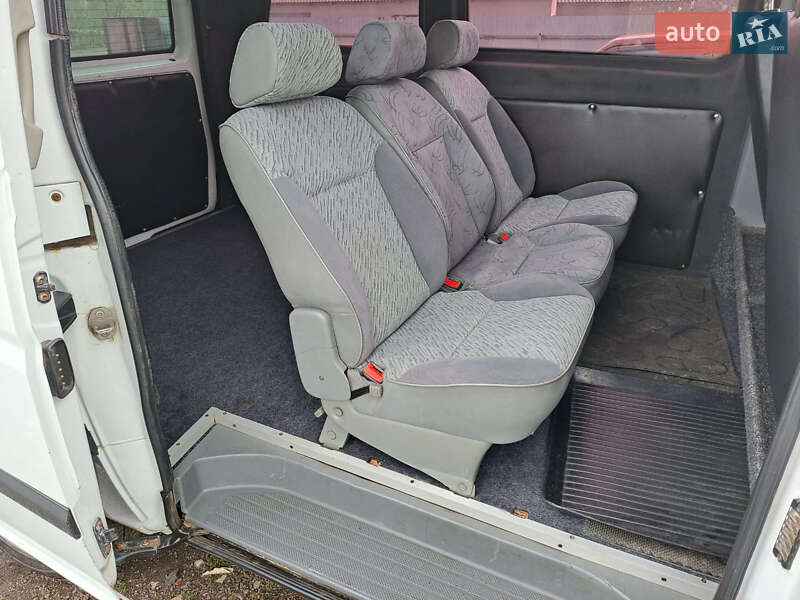 Минивэн Mercedes-Benz Vito 2006 в Староказачьем фото 6 Минивэн Mercedes-Benz Vito 2006 в Староказачьем