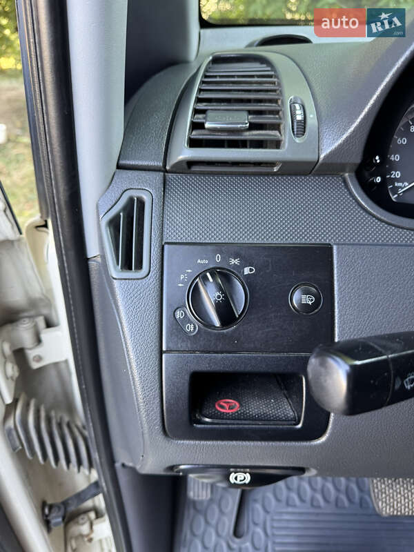 Грузовой фургон Mercedes-Benz Vito 2011 в Черновцах