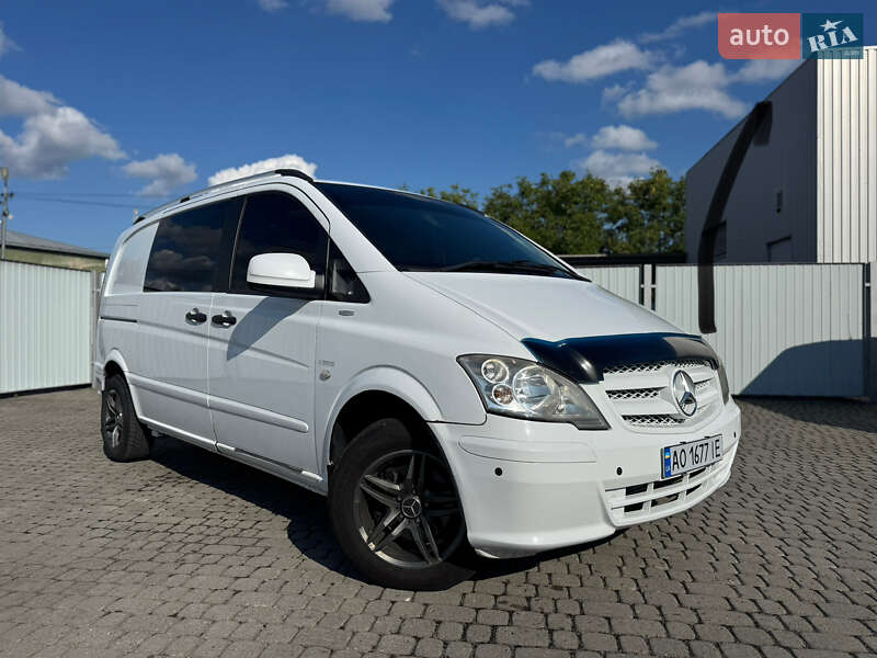 Вантажний фургон Mercedes-Benz Vito 2012 в Мукачевому
