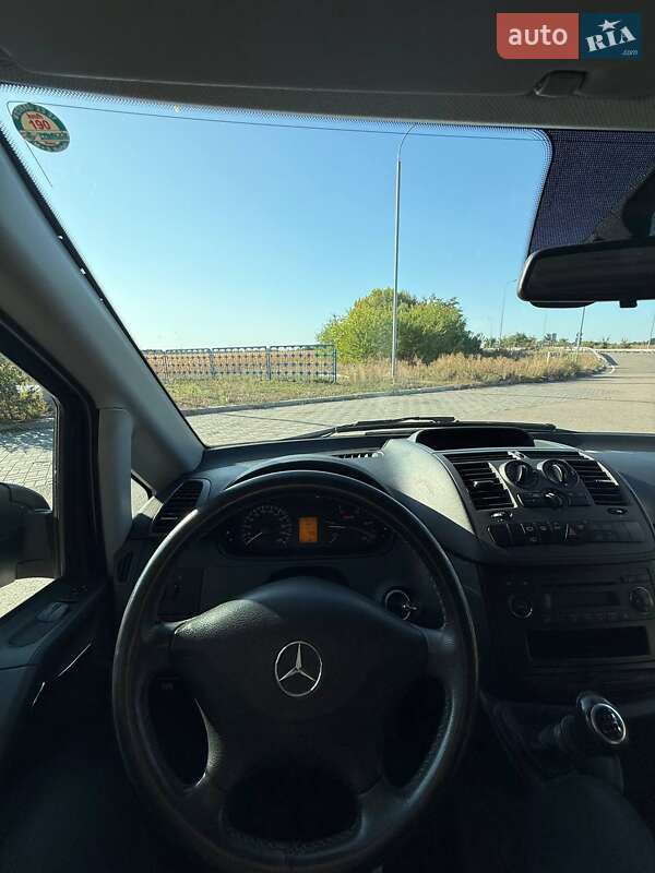 Минивэн Mercedes-Benz Vito 2013 в Хороле