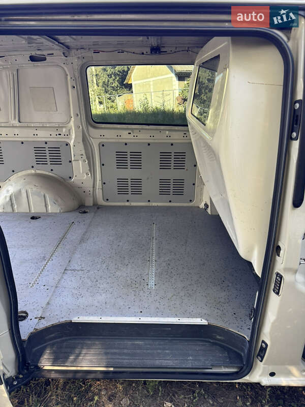 Грузовой фургон Mercedes-Benz Vito 2011 в Черновцах