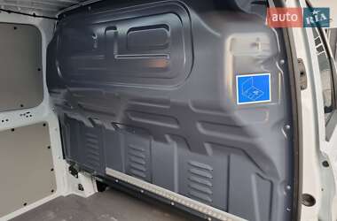 Грузовой фургон Mercedes-Benz Vito 2020 в 
