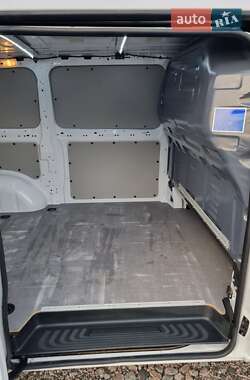 Грузовой фургон Mercedes-Benz Vito 2020 в 