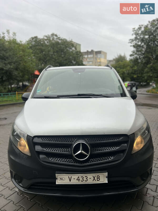 Грузовой фургон Mercedes-Benz Vito 2015 в Черновцах