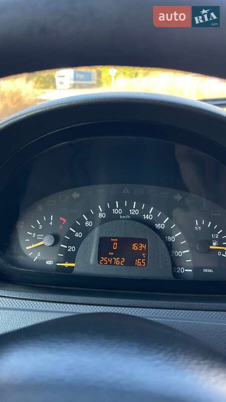 Мінівен Mercedes-Benz Vito 2006 в Нововолинську