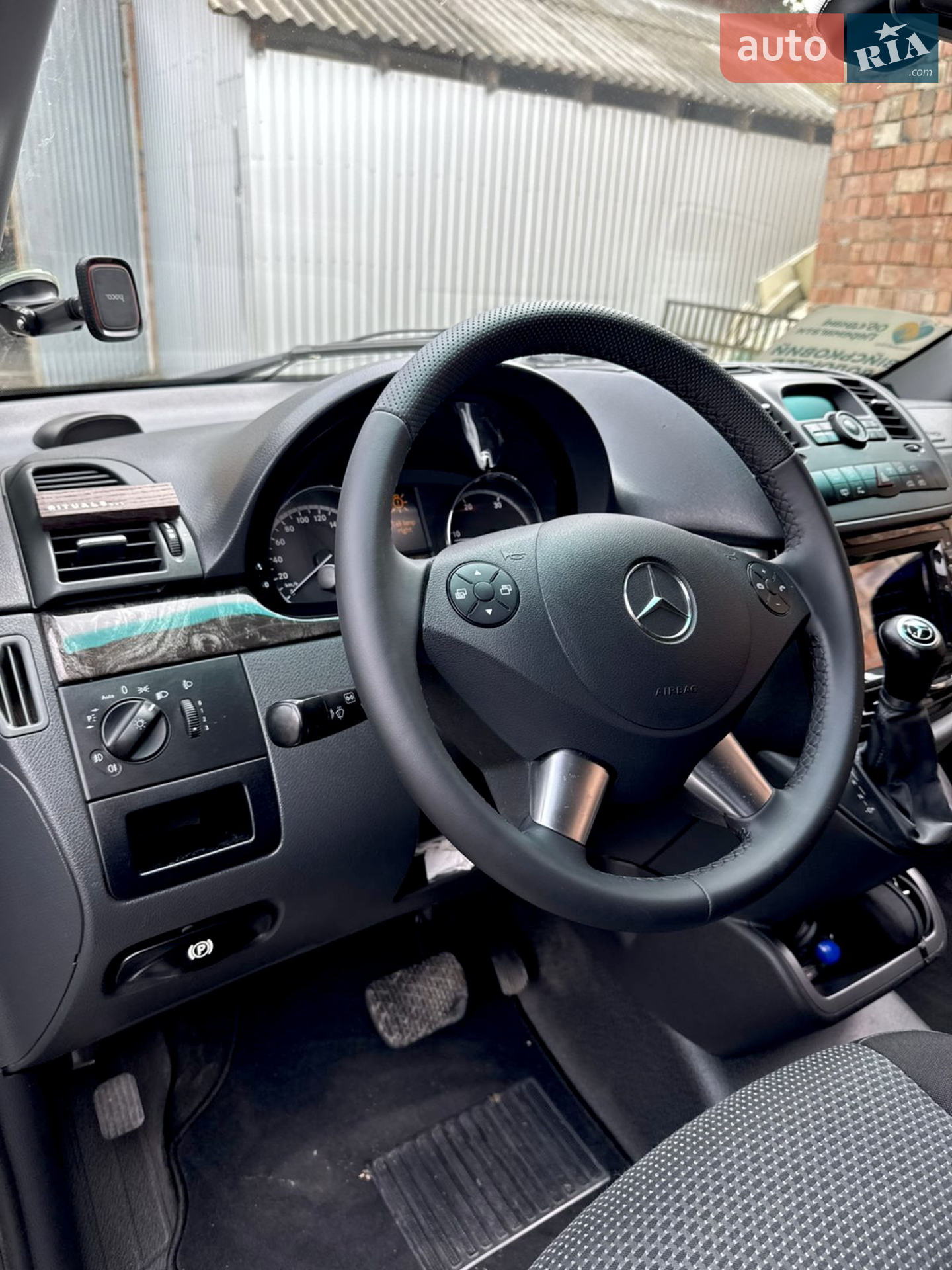 2011 Mercedes-Benz Vito - мініатюра 21