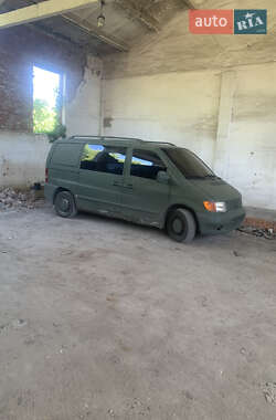 Грузопассажирский фургон Mercedes-Benz Vito 2001 в Львове