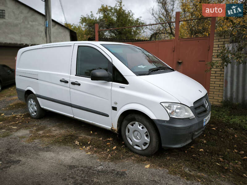 Вантажний фургон Mercedes-Benz Vito 2010 в Харкові
