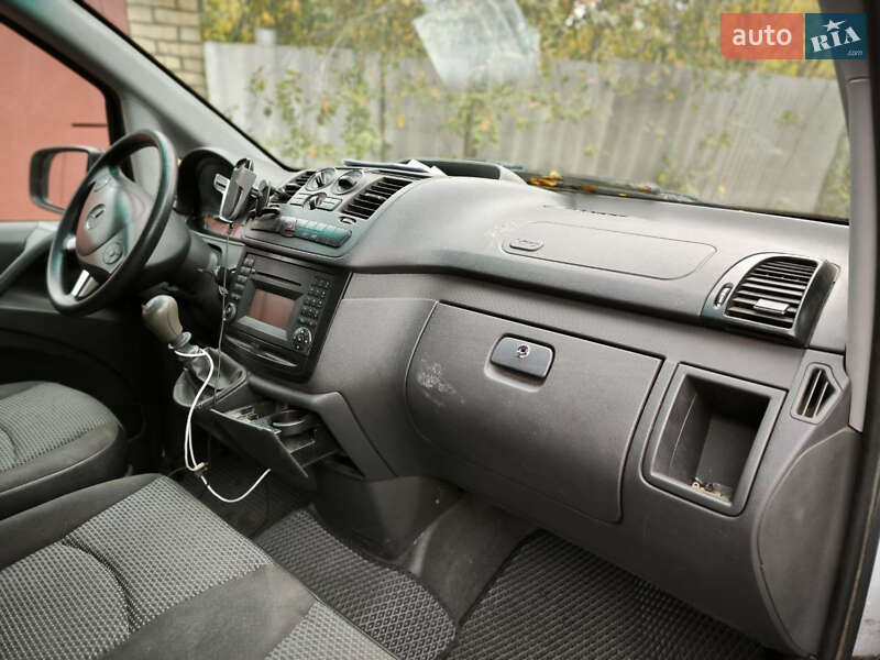Вантажний фургон Mercedes-Benz Vito 2010 в Харкові