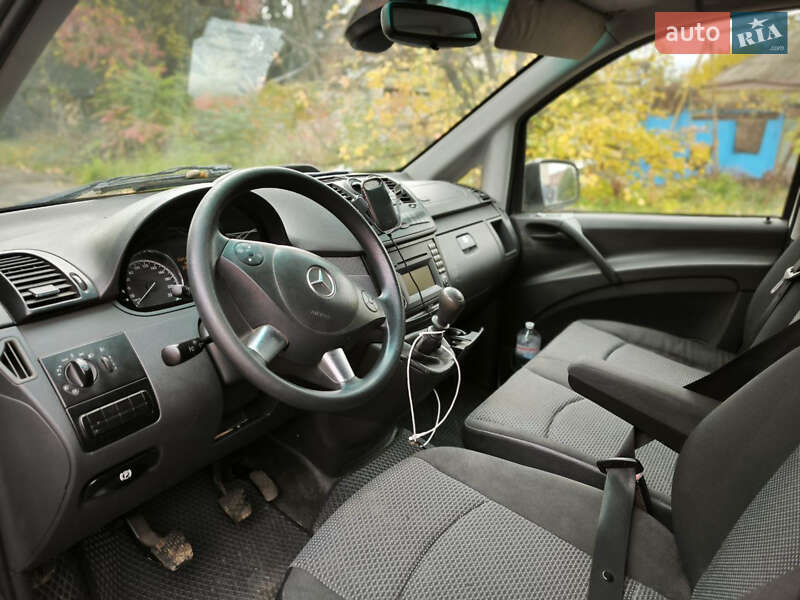 Вантажний фургон Mercedes-Benz Vito 2010 в Харкові