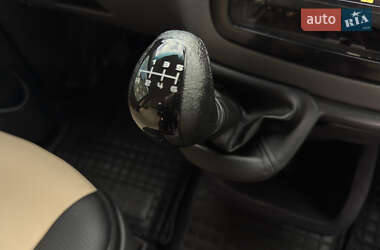 Мінівен Mercedes-Benz Vito 2005 в  фото 52 Мінівен Mercedes-Benz Vito 2005 в