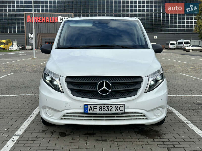 Вантажний фургон Mercedes-Benz Vito 2018 в Луцьку
