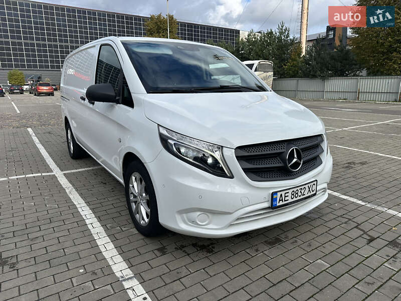 Вантажний фургон Mercedes-Benz Vito 2018 в Луцьку